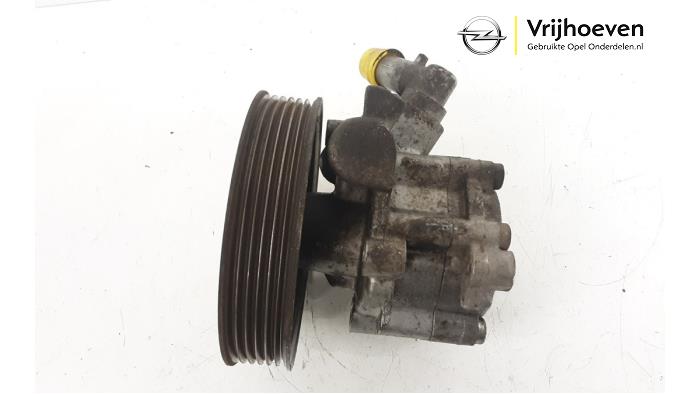 Power steering pump from a Opel Combo 1.6 CDTI 16V 2017