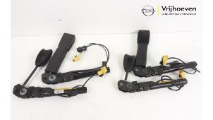 Usagé Kit tendeur de ceinture Opel Meriva 1.4 Turbo 16V ecoFLEX Prix € 225,00 Règlement à la marge proposé par Autodemontage Vrijhoeven B.V.