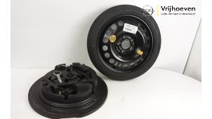 Used Jackkit + spare wheel Opel Meriva 1.4 16V Ecotec Price € 150,00 Margin scheme offered by Autodemontage Vrijhoeven B.V.