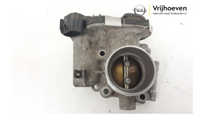 Usagé Boitier papillon Opel Adam 1.4 16V Prix € 30,00 Règlement à la marge proposé par Autodemontage Vrijhoeven B.V.
