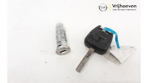 Used Ignition lock + key Opel Vectra C 1.8 16V Price € 60,00 Margin scheme offered by Autodemontage Vrijhoeven B.V.