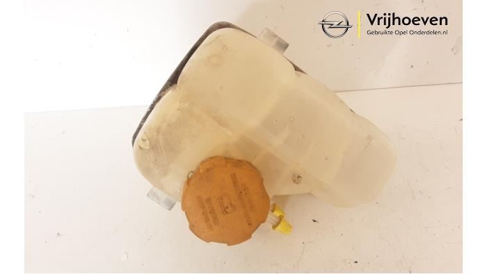 Expansion vessel from a Opel Vectra C Caravan 1.8 16V 2005