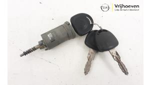 Used Ignition lock + key Opel Astra F (56/57) 1.6i Price € 25,00 Margin scheme offered by Autodemontage Vrijhoeven B.V.