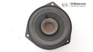 Used Speaker Opel Zafira (M75) 1.6 16V Price € 10,00 Margin scheme offered by Autodemontage Vrijhoeven B.V.
