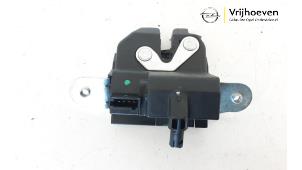 Used Tailgate lock mechanism Opel Meriva 1.4 Turbo 16V ecoFLEX Price € 20,00 Margin scheme offered by Autodemontage Vrijhoeven B.V.