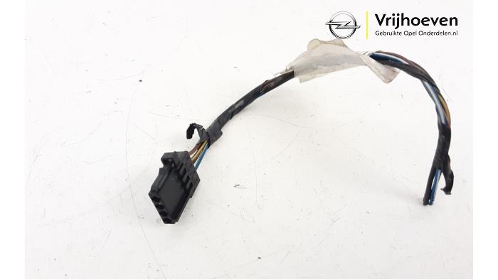 Używane Wtyk Opel Meriva (B) 1.4 Turbo 16V Ecotec Cena € 30,00 Procedura marży oferowane przez Autodemontage Vrijhoeven B.V.
