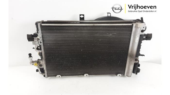 Cooling set from a Opel Zafira (M75) 1.6 16V 2009