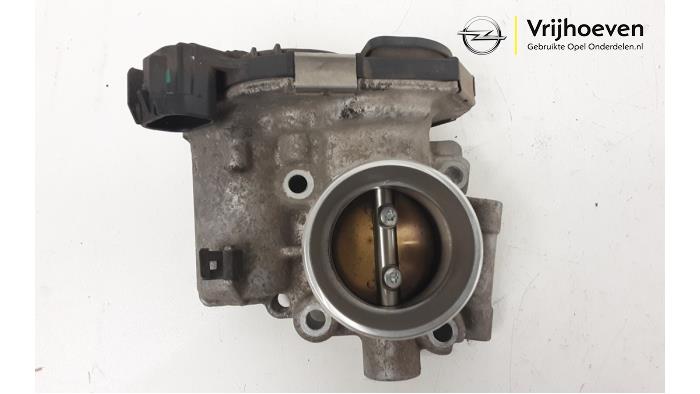 Usagé Boitier papillon Opel Adam 1.4 16V Prix € 30,00 Règlement à la marge proposé par Autodemontage Vrijhoeven B.V.