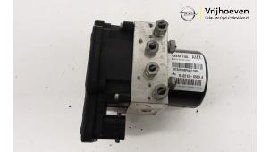 Begagnade ABS-pump Opel Zafira Tourer (P12) 1.4 Turbo 16V EcoFLEX Pris € 80,00 Marginaltabell erbjuds av Autodemontage Vrijhoeven B.V.