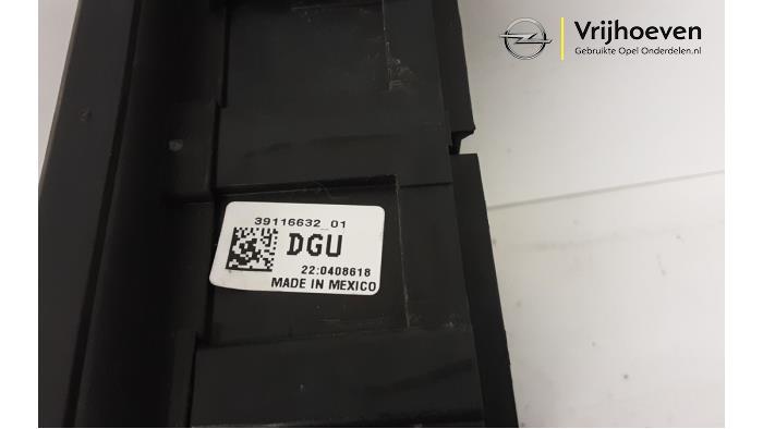 Fuse box from a Opel Insignia Grand Sport 1.5 Turbo 16V 165 2017