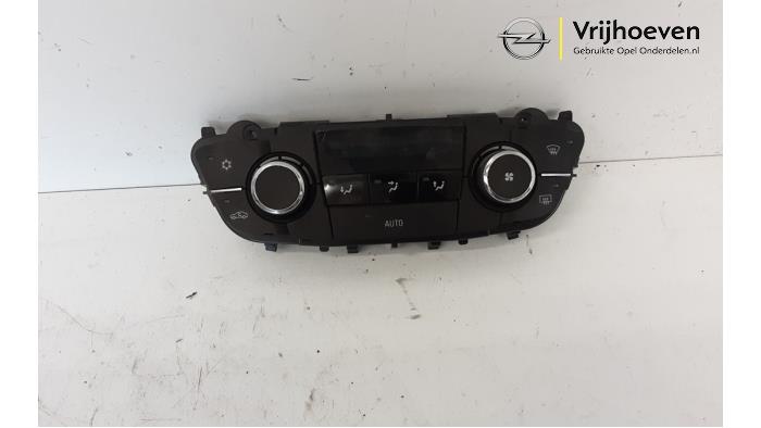 Heater control panel from a Opel Insignia 1.6 Turbo 16V Ecotec 2010