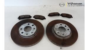 Used Brake disc + block front Opel Tigra Twin Top 1.4 16V Price € 25,00 Margin scheme offered by Autodemontage Vrijhoeven B.V.