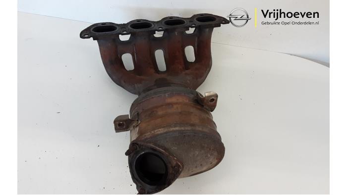 Exhaust manifold + catalyst from a Opel Astra H Twin Top (L67) 1.8 16V 2006