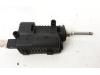 Tank flap lock motor from a Opel Astra H Twin Top (L67) 1.6 16V 2006