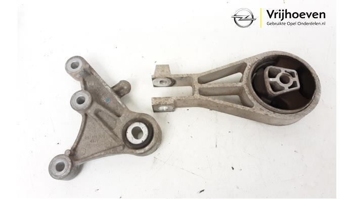 Used Engine mount Opel Karl 1.0 12V Price € 15,00 Margin scheme offered by Autodemontage Vrijhoeven B.V.