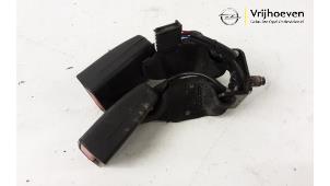 Used Rear seatbelt buckle, centre Opel Karl 1.0 12V Price € 15,00 Margin scheme offered by Autodemontage Vrijhoeven B.V.