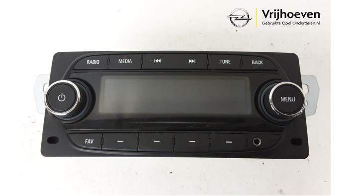 Używane Modul radiowy Opel Karl 1.0 12V Cena € 80,00 Procedura marży oferowane przez Autodemontage Vrijhoeven B.V.