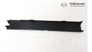 Engine cover from a Opel Astra H SW (L35) 2.0 16V Turbo 2004