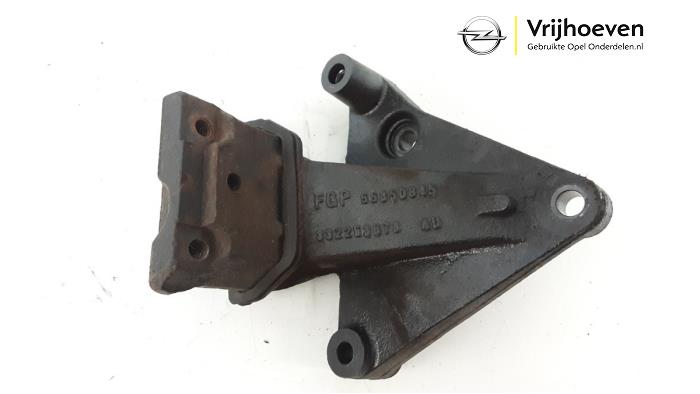 Engine mount from a Opel Astra H SW (L35) 2.0 16V Turbo 2004