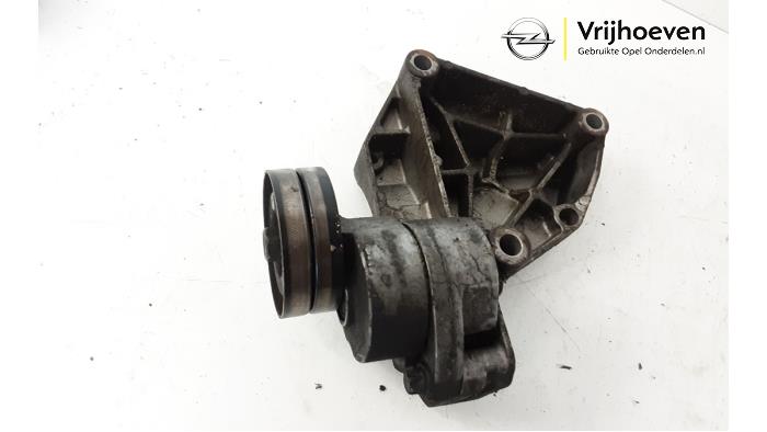 Usados Rodillo tensor correa múltiple Opel Astra H SW (L35) 2.0 16V Turbo Precio € 40,00 Norma de margen ofrecido por Autodemontage Vrijhoeven B.V.