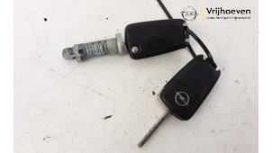 Used Ignition lock + key Opel Vectra C GTS 1.6 16V Twinport Price € 50,00 Margin scheme offered by Autodemontage Vrijhoeven B.V.