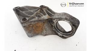 Used Support bearing, front right Opel Corsa D 1.6i OPC 16V Turbo Ecotec Price € 25,00 Margin scheme offered by Autodemontage Vrijhoeven B.V.
