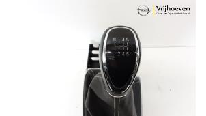 Usados Palanca de cambios Opel Astra K Sports Tourer 1.6 CDTI 110 16V Precio € 75,00 Norma de margen ofrecido por Autodemontage Vrijhoeven B.V.