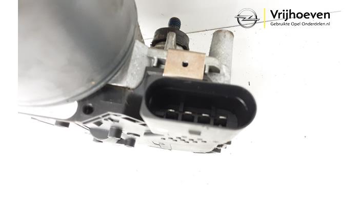Front wiper motor from a Opel Astra K Sports Tourer 1.6 CDTI 110 16V 2016