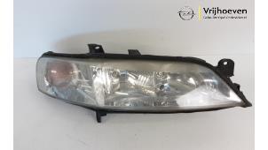 Used Headlight, right Opel Vectra B (36) 1.8 16V Ecotec Price € 25,00 Margin scheme offered by Autodemontage Vrijhoeven B.V.