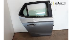 Używane Drzwi prawe tylne wersja 4-drzwiowa Opel Corsa F (UB/UH/UP) 1.2 12V 75 Cena € 600,00 Procedura marży oferowane przez Autodemontage Vrijhoeven B.V.