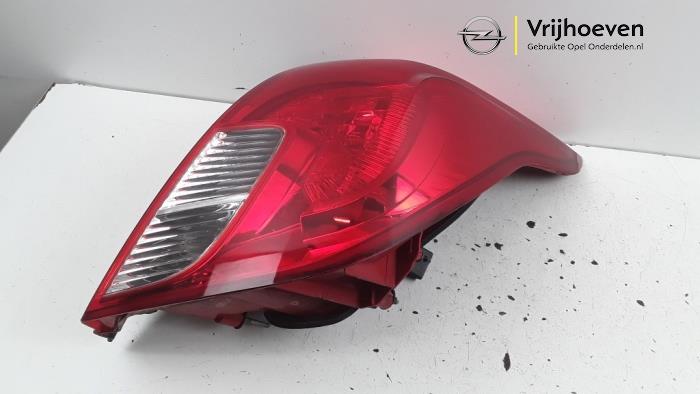Luz trasera derecha de un Vauxhall Mokka/Mokka X 1.4 Turbo 16V 4x2 2014