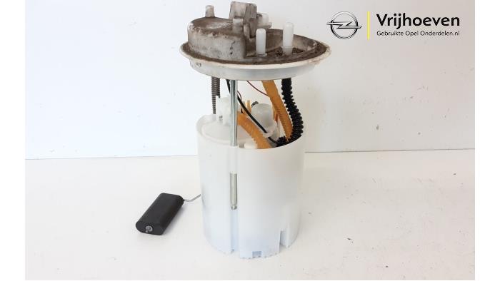 Pompe carburant électrique d'un Opel Corsa E 1.6 OPC Turbo 16V 2016