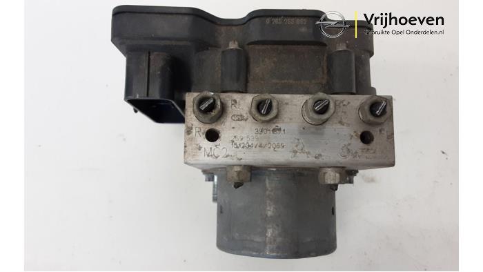 Begagnade ABS-pump Opel Corsa E 1.6 OPC Turbo 16V Pris € 45,00 Marginaltabell erbjuds av Autodemontage Vrijhoeven B.V.