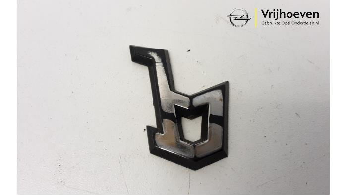 Używane Emblemat Opel Astra G (F67) 1.6 16V Cena € 10,00 Procedura marży oferowane przez Autodemontage Vrijhoeven B.V.