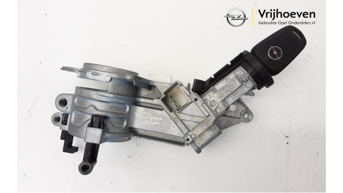 Begagnade Styrboxlås Opel Astra H (L48) 1.6 16V Twinport Pris € 60,00 Marginaltabell erbjuds av Autodemontage Vrijhoeven B.V.