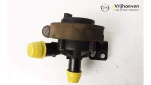 Używane Dodatkowa pompa wodna Opel Astra K 1.2 Turbo 12V Cena € 70,00 Procedura marży oferowane przez Autodemontage Vrijhoeven B.V.