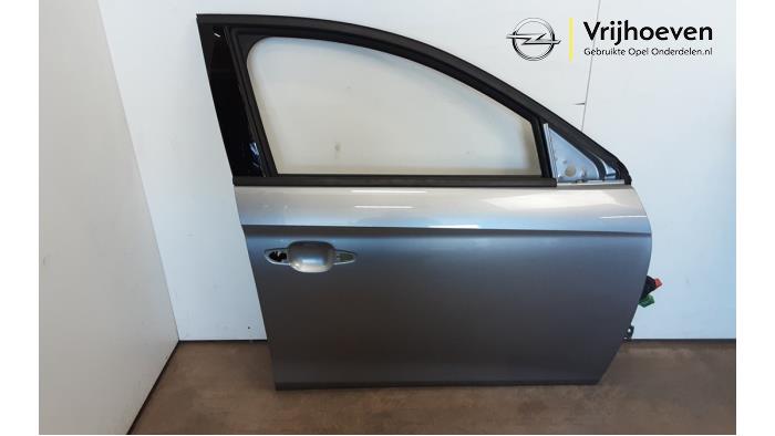 Front door 4-door, right from a Opel Corsa F (UB/UH/UP) 1.2 Turbo 12V 130 2021