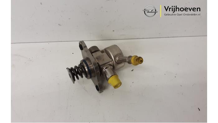 Mechanical fuel pump from a Opel Adam 1.0 Ecotec 12V SIDI Turbo 2015