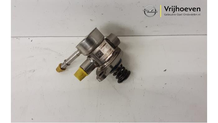 Mechanical fuel pump from a Opel Adam 1.0 Ecotec 12V SIDI Turbo 2015