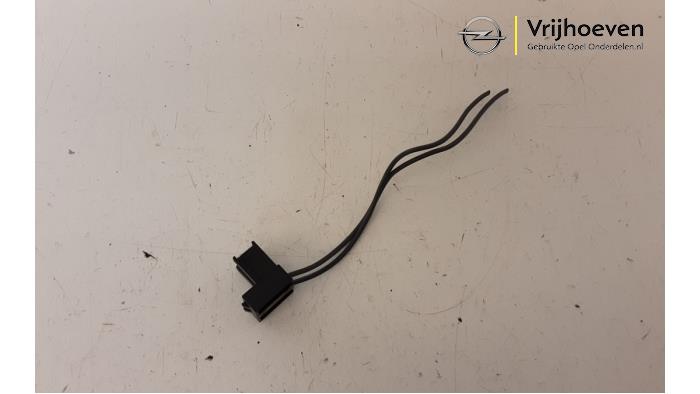 Begagnade Strålkastaruttag Opel Astra K 1.4 Turbo 16V Pris € 15,00 Marginaltabell erbjuds av Autodemontage Vrijhoeven B.V.
