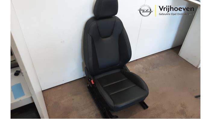 Sitz links van een Opel Astra K 1.6 SIDI Eco Turbo 16V 2018