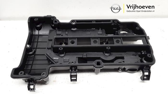 Ventildeckel van een Opel Astra J (PC6/PD6/PE6/PF6) 1.4 Turbo 16V 2012
