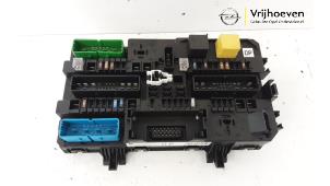 Used Fuse box Opel Astra H GTC (L08) 1.6 16V Twinport Price € 100,00 Margin scheme offered by Autodemontage Vrijhoeven B.V.