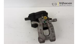 Used Rear brake calliper, right Opel Corsa F (UB/UH/UP) 1.2 Turbo 12V 130 Price € 100,00 Margin scheme offered by Autodemontage Vrijhoeven B.V.
