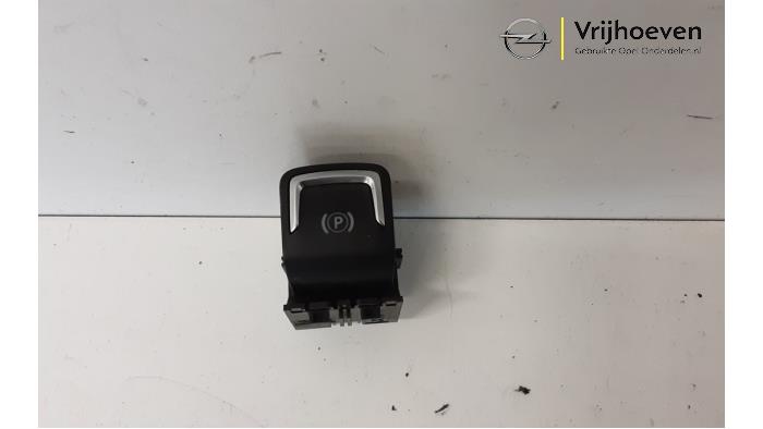 Interruptor de freno de mano de un Opel Grandland/Grandland X 1.6 CDTi 120 2017