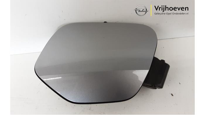Tank cap cover from a Opel Corsa F (UB/UH/UP) 1.2 Turbo 12V 130 2021