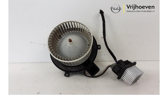 Motor de ventilador de calefactor de un Opel Astra K Sports Tourer 1.6 CDTI 136 16V 2018