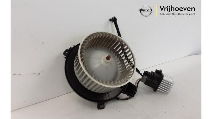 Motor de ventilador de calefactor de un Opel Astra K Sports Tourer 1.6 CDTI 136 16V 2018