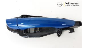 Used Rear door handle 4-door, right Opel Corsa F (UB/UH/UP) 1.2 12V 75 Price € 40,00 Margin scheme offered by Autodemontage Vrijhoeven B.V.