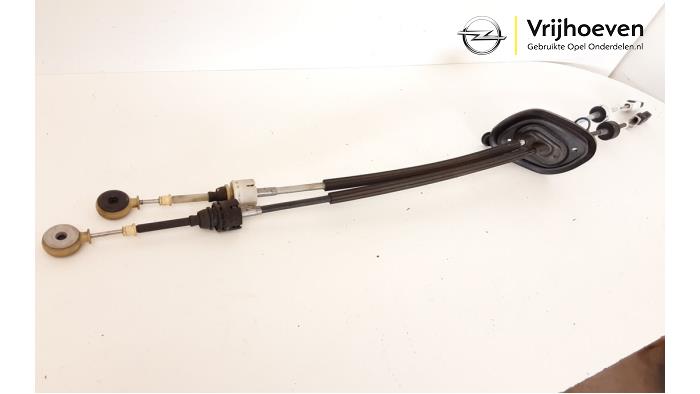 Cable de cambio de caja de cambios de un Opel Astra K 1.6 CDTI 136 16V 2015